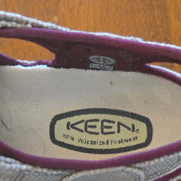 KEEN Tan and Purple Sandals - Picture 7 of 8